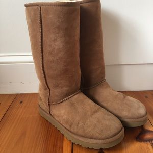 UGG boots classic tall II chestnut SIZE 9